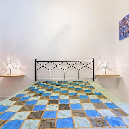 Villetta Caposchiera Con Giardino A *