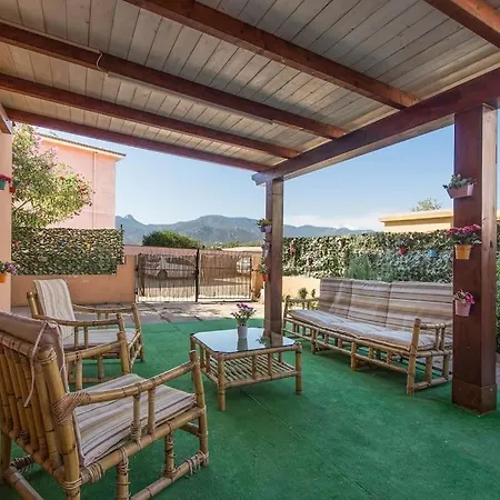 Villetta Caposchiera Con Giardino A