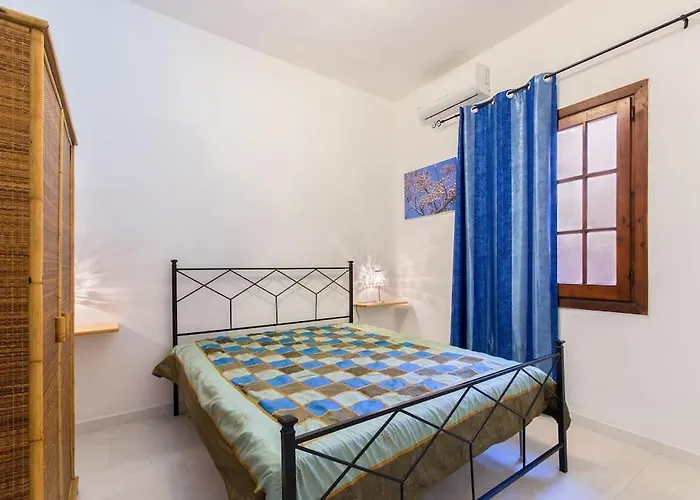 Villetta Caposchiera Con Giardino A