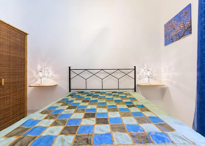 Villetta Caposchiera Con Giardino A *