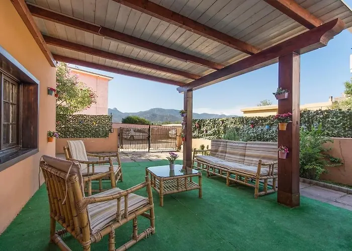 Villetta Caposchiera Con Giardino A