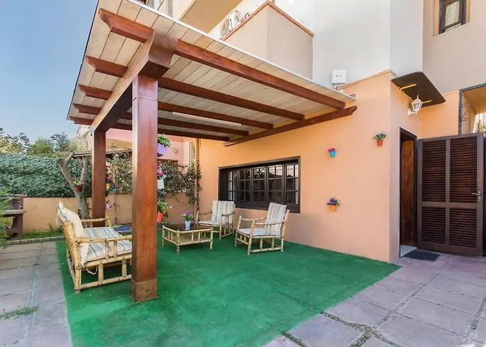 Villetta Caposchiera Con Giardino A *