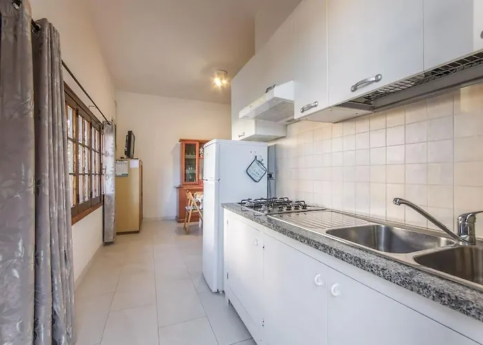 Villetta Caposchiera Con Giardino A