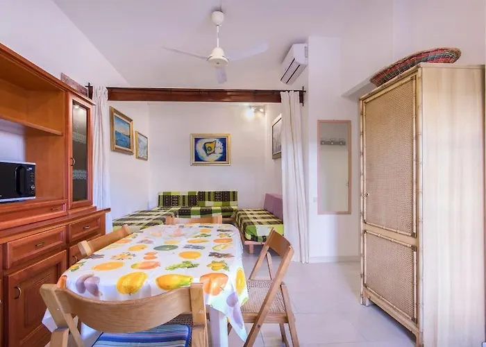 Villa Villetta Caposchiera Con Giardino A Villasimius