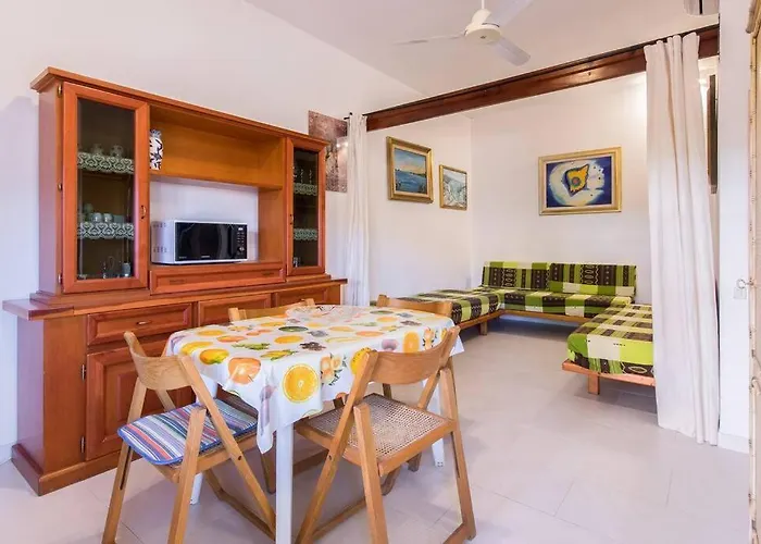 Villetta Caposchiera Con Giardino A Villa *